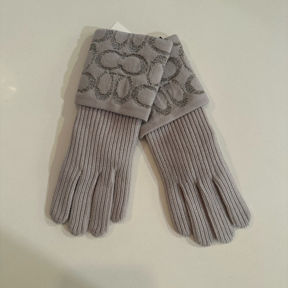 Coach Gloves NWT - Picture 4 of 5